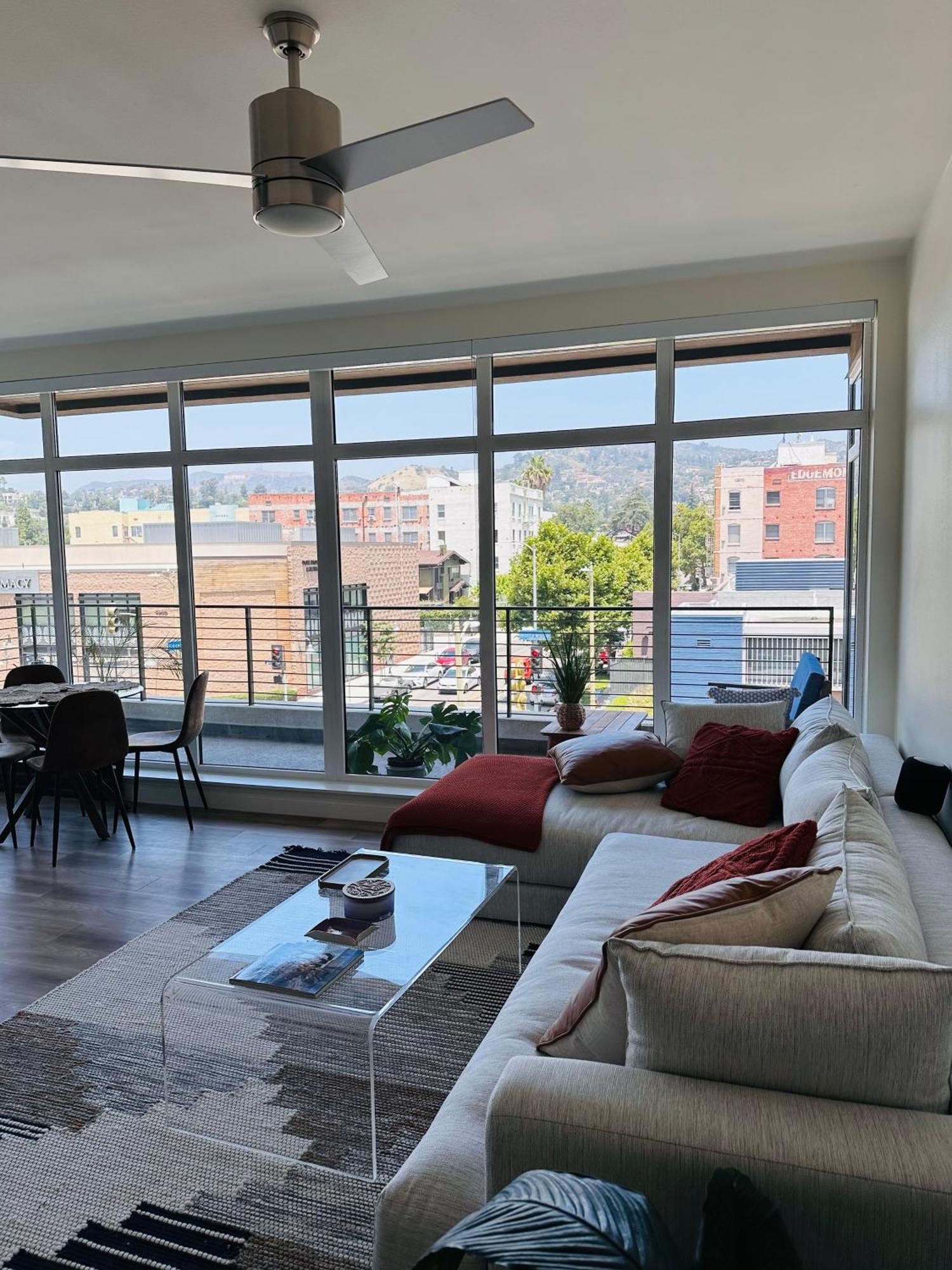 Glam By The Hollywood Sign 2 Bed With Free Ev Parking, Pool, Gym